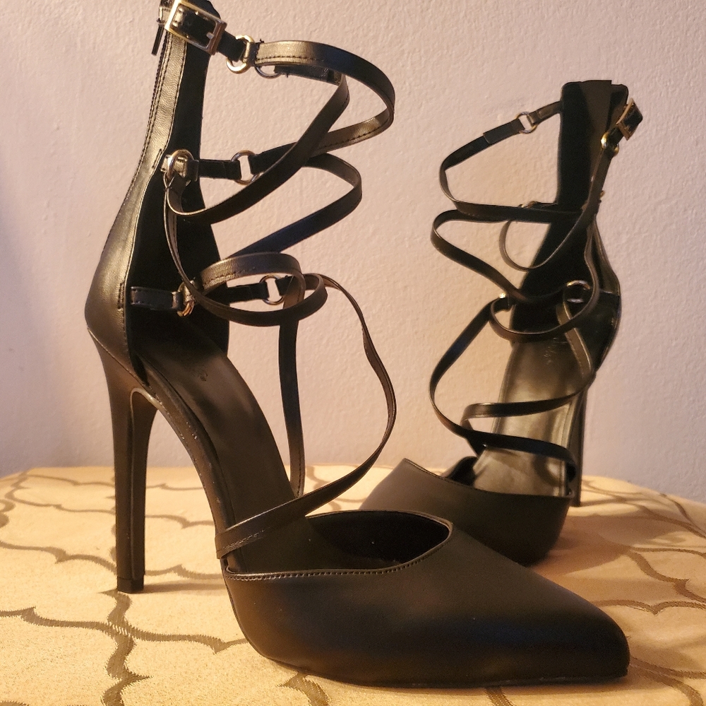Sexy Criss-Cross, Pointed toe Heels